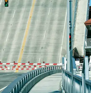 Bridge & Riverfront Landscape Guardrails