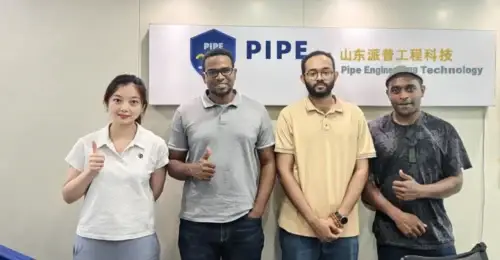 Zimbabwean customer discussing a highway guardrail project with the China Guardrail team